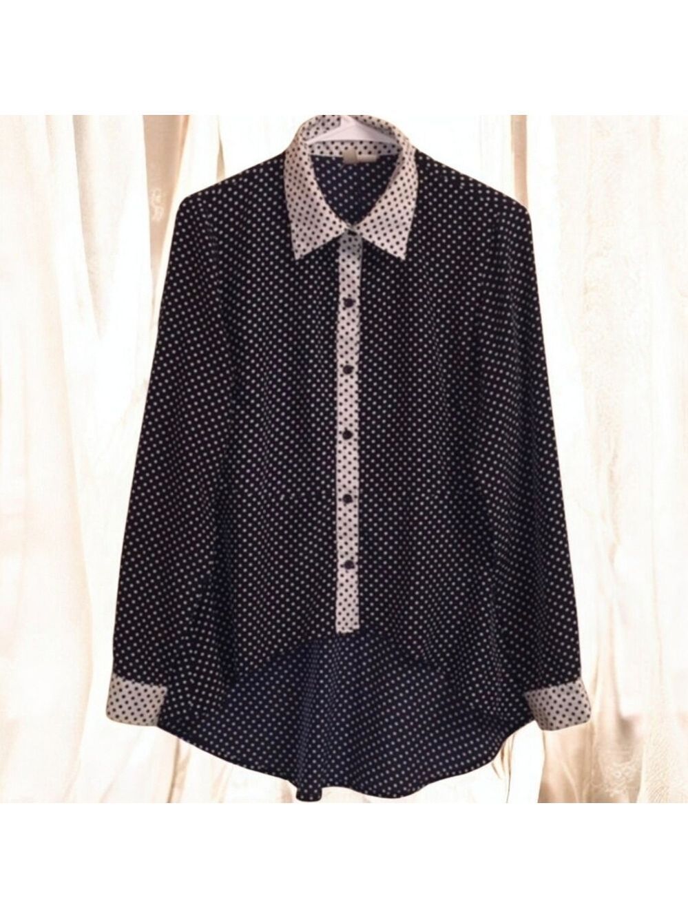 Forever 21 Modest womens size Medium polka dots dark blue white‎ button-d…